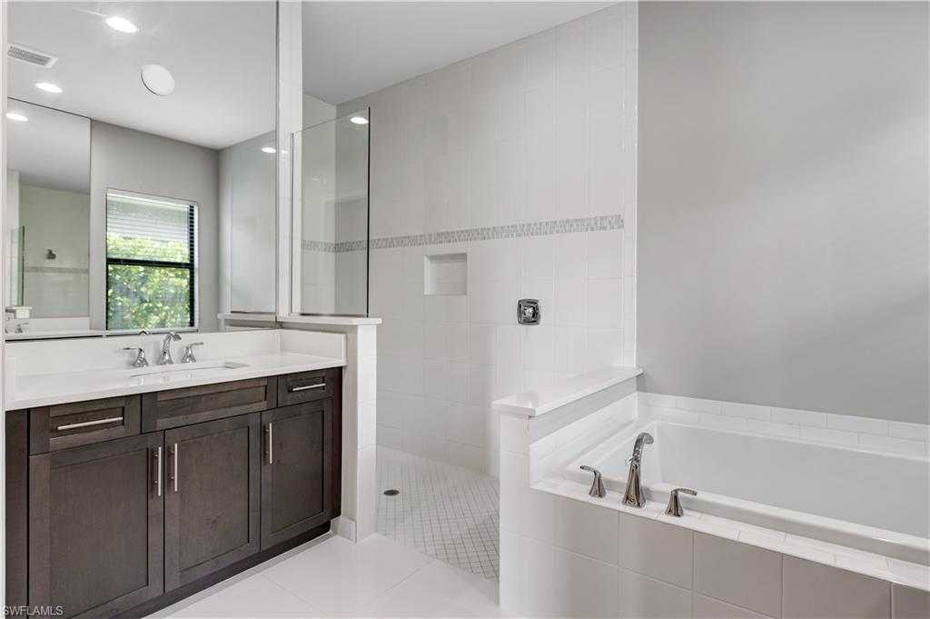 4528 Azalea Drive Naples, FL 34119 - Photo 18 of 50