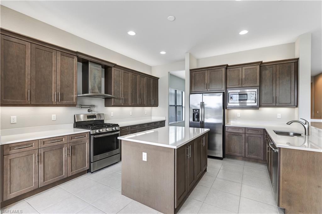 4528 Azalea Drive Naples, FL 34119 - Photo 6 of 50