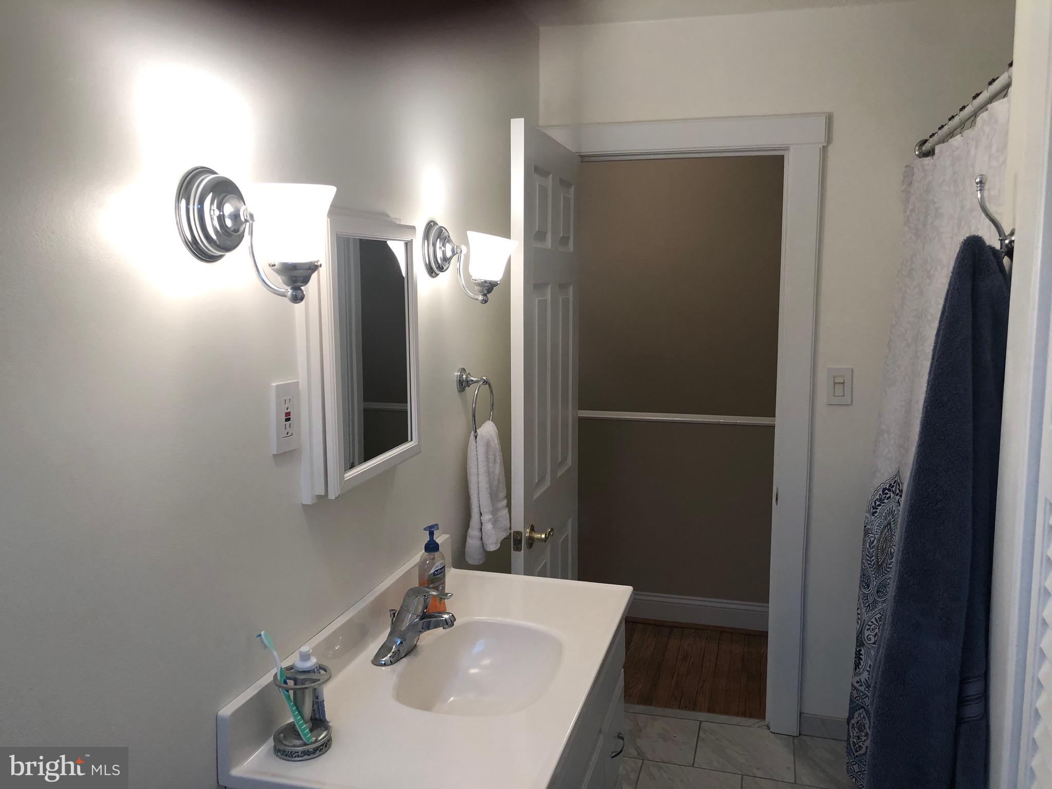4944 State Road Drexel Hill, PA 19026 - Photo 21 of 33 Hall Bath