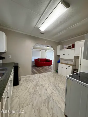 $1,100 | 5018 Arthur Street, Moss Point, MS 39563