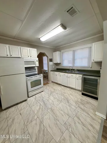 $1,300 | 5018 Arthur Street, Moss Point, MS 39563