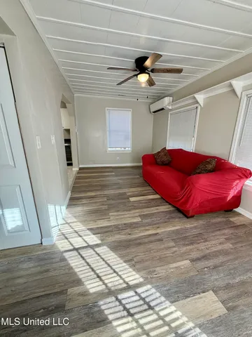 $1,300 | 5018 Arthur Street, Moss Point, MS 39563