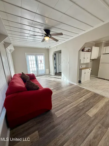 $1,300 | 5018 Arthur Street, Moss Point, MS 39563