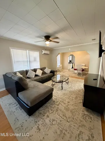 $1,300 | 5018 Arthur Street, Moss Point, MS 39563