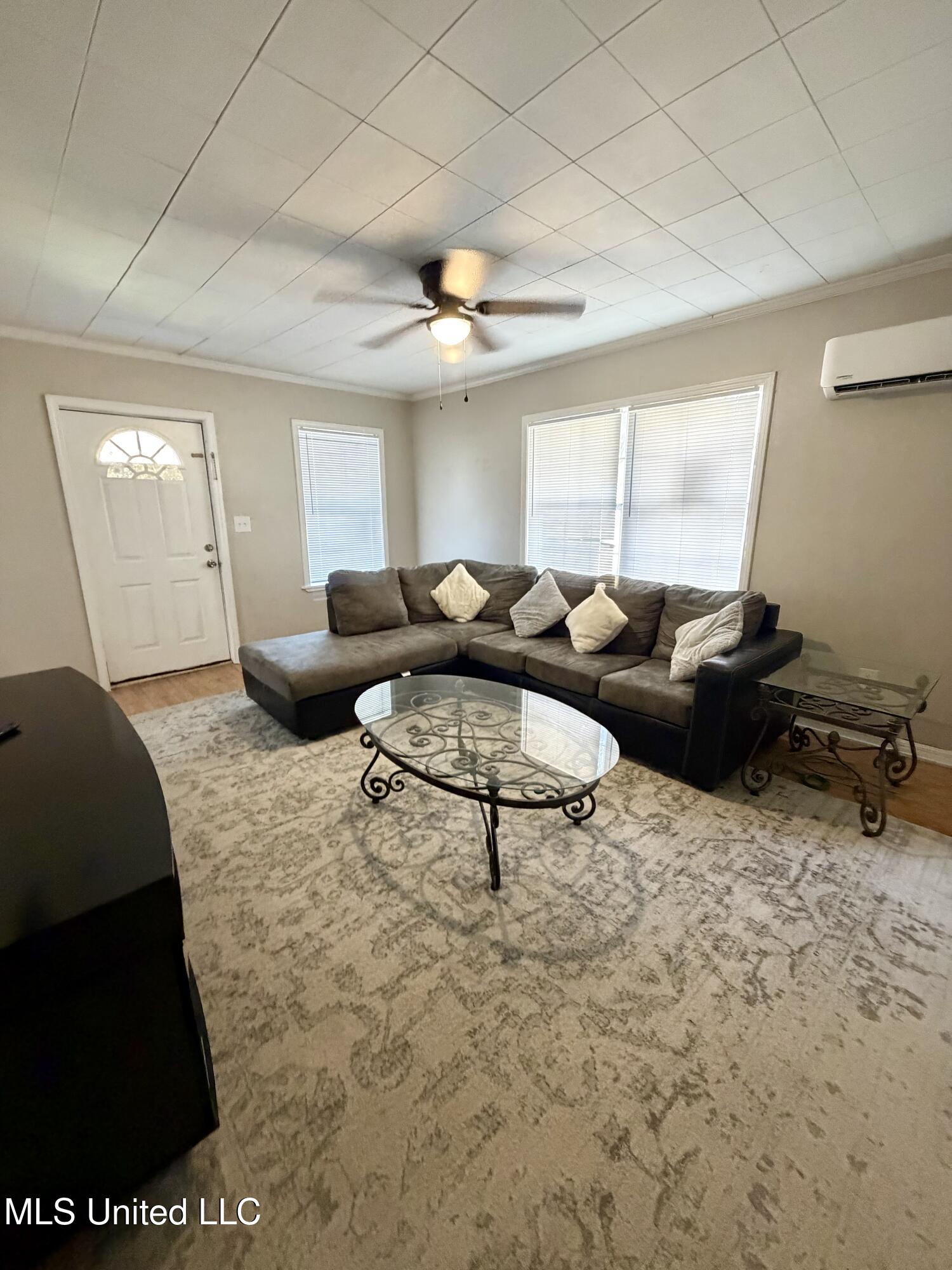 5018 Arthur Street Moss Point, MS 39563 - Photo 4 of 27 IMG_5004