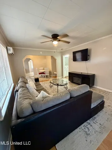 $1,300 | 5018 Arthur Street, Moss Point, MS 39563