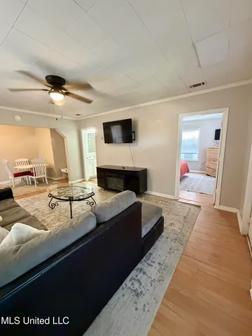 $1,300 | 5018 Arthur Street, Moss Point, MS 39563