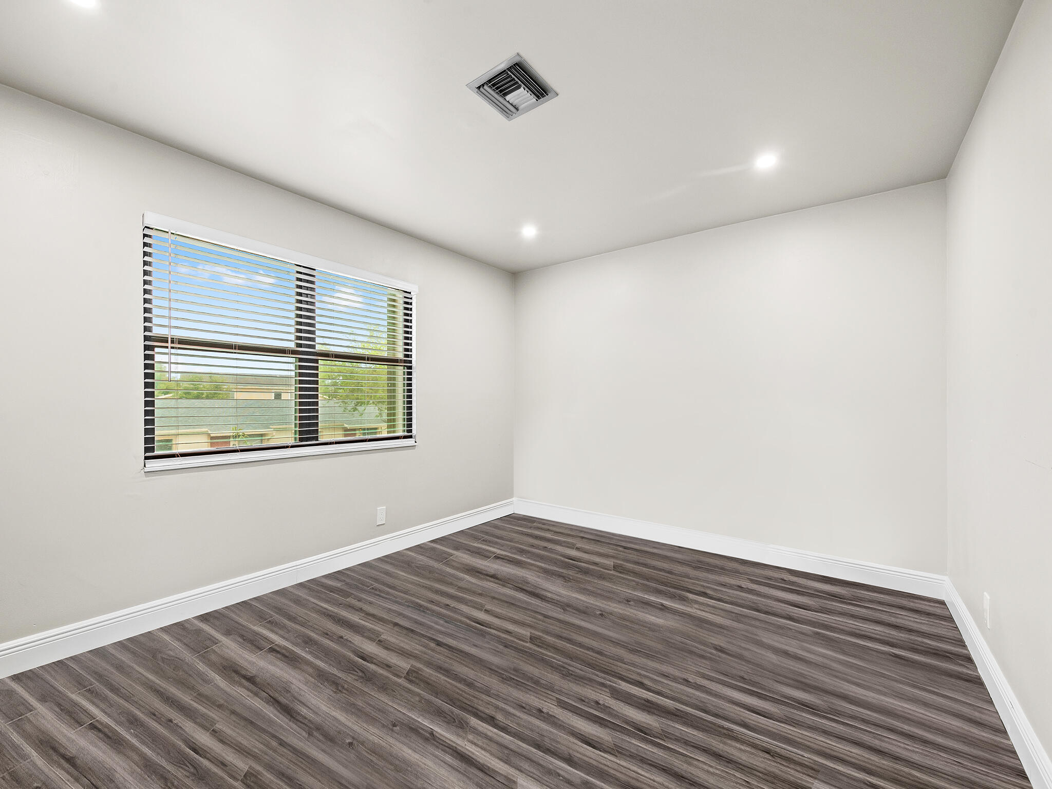 3370 Beau Rivage Drive, Unit 5D Pompano Beach, FL 33064 - Photo 9 of 26 DSC_2027