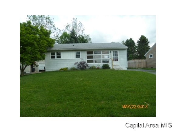 5 Brownlow Drive Decatur, IL 62521 - Photo 1 of 11