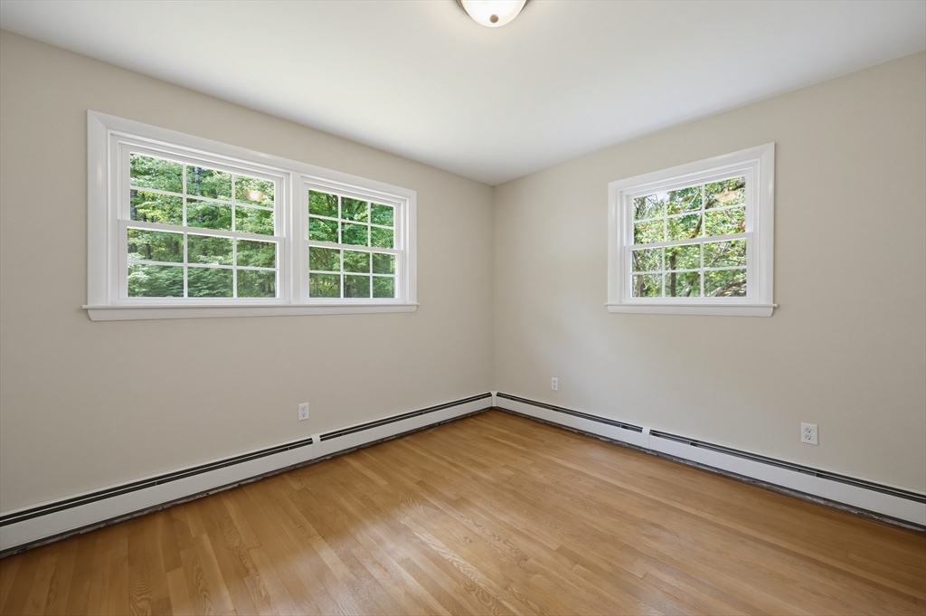 385 River Road Uxbridge, MA 01569 - Photo 20 of 34