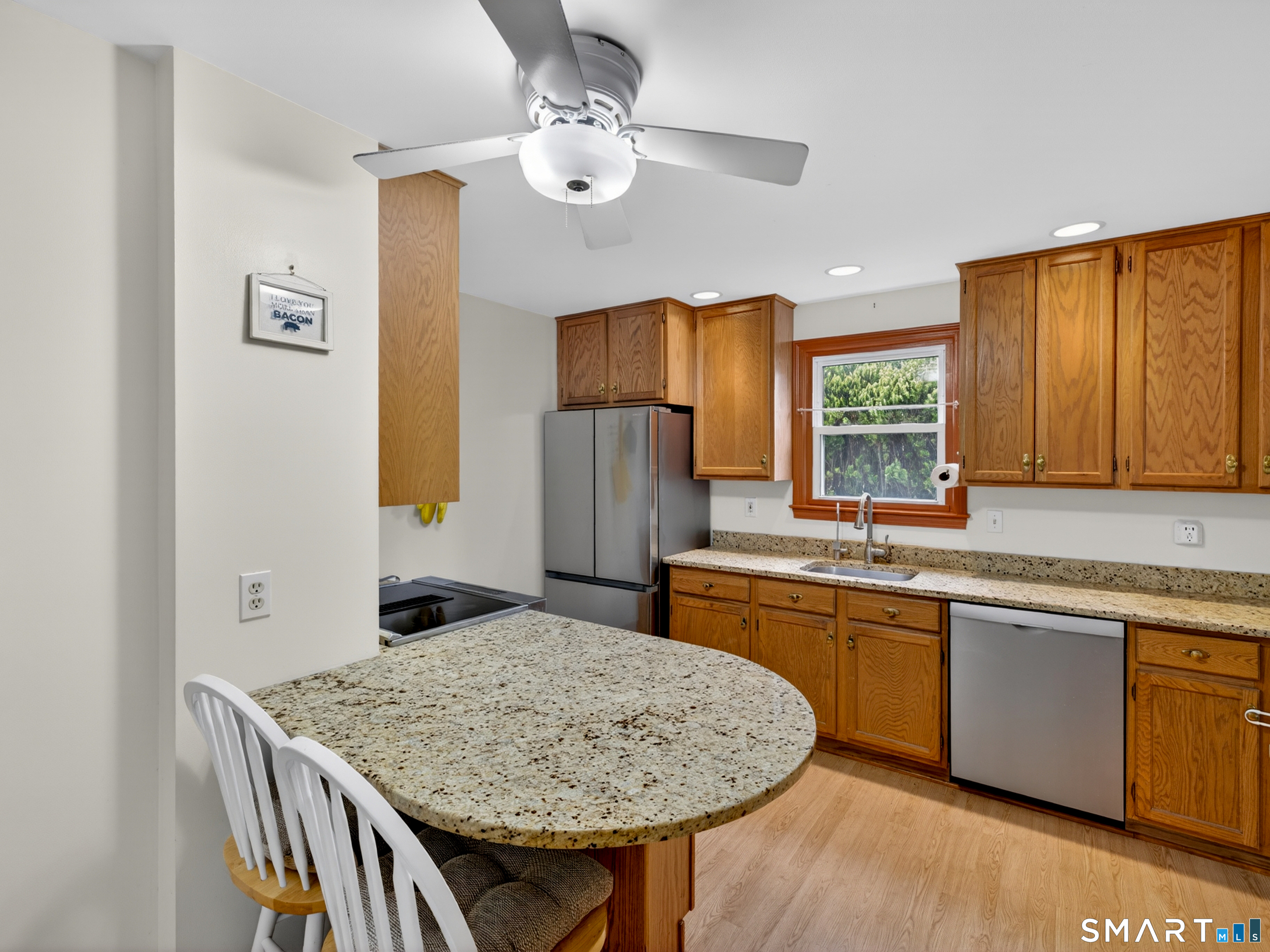 52 Division Street Groton, CT 06340 - Photo 12 of 32