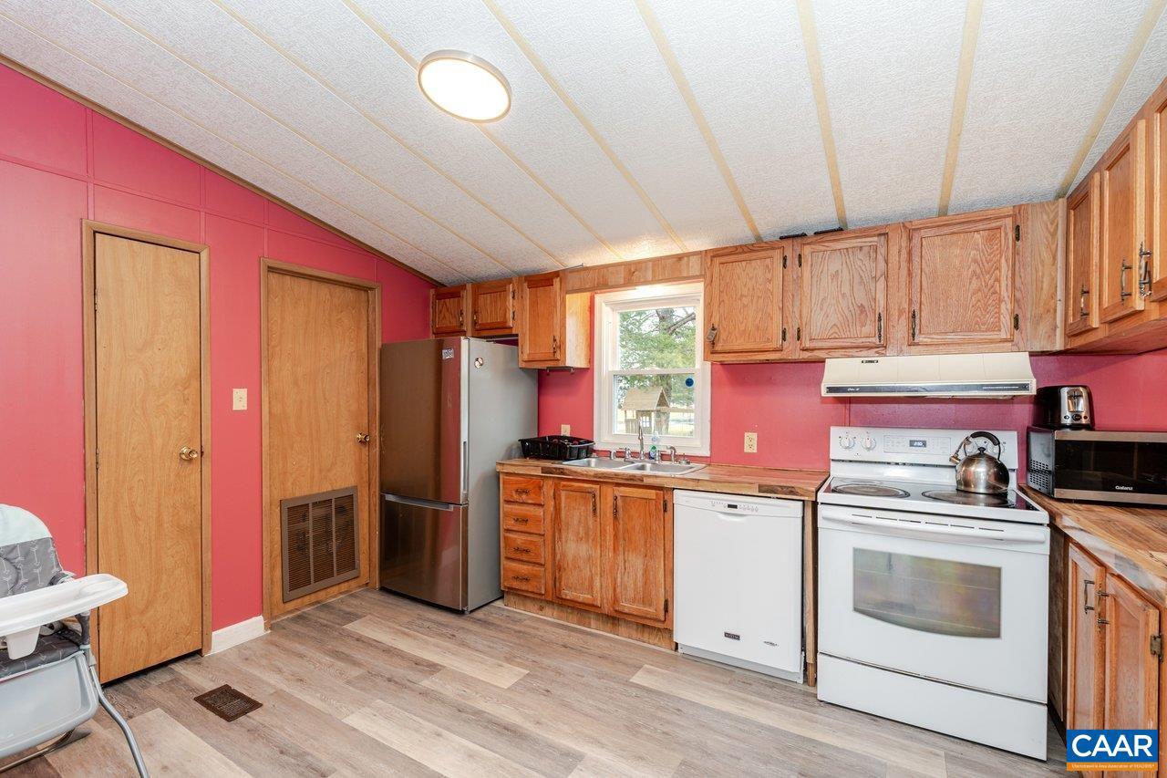 608 5th Street Grottoes, VA 24441 - Photo 11 of 38