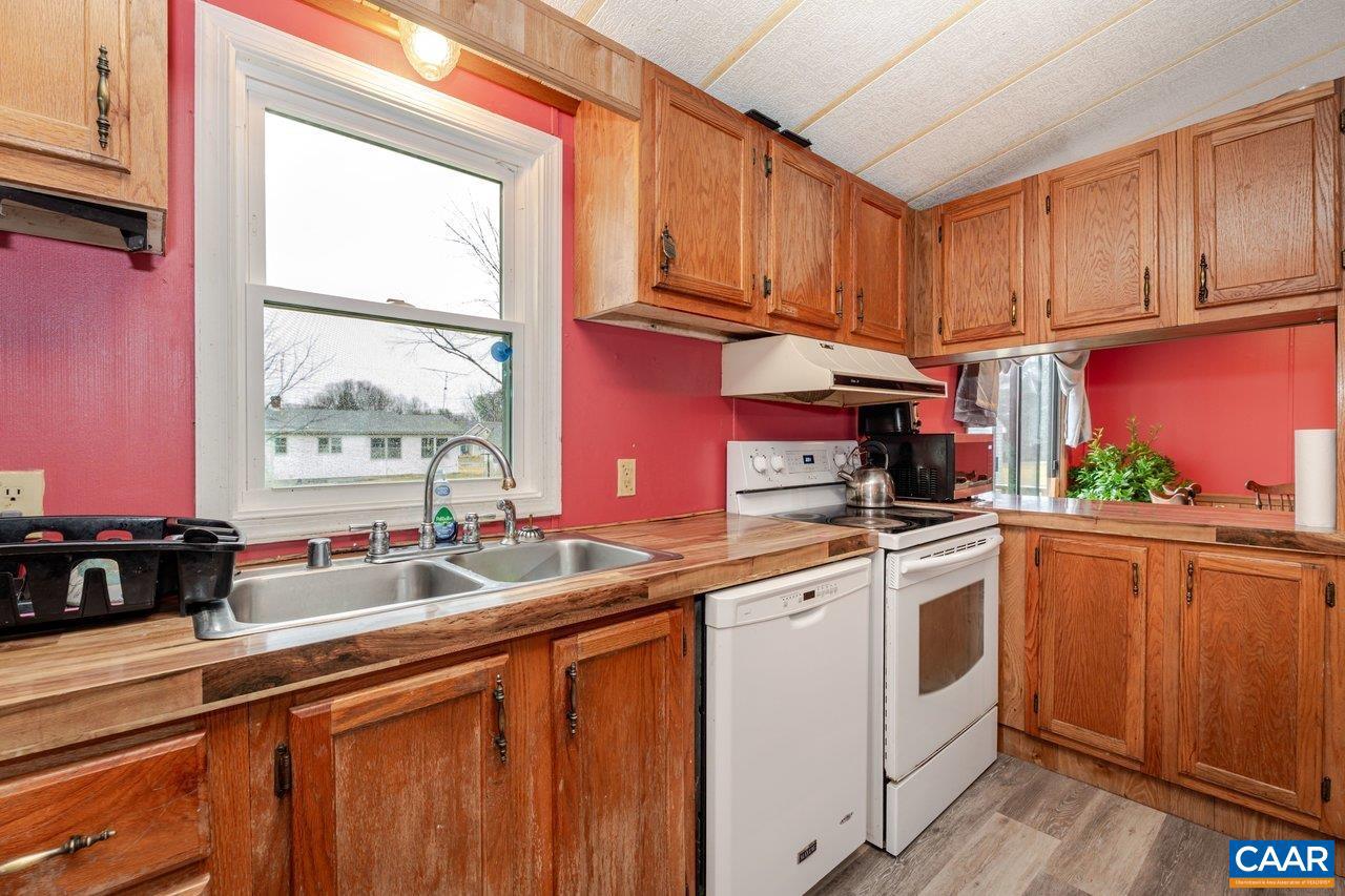 608 5th Street Grottoes, VA 24441 - Photo 12 of 38
