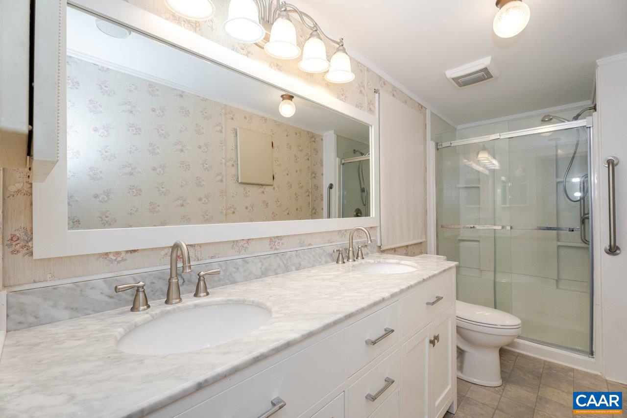 608 5th Street Grottoes, VA 24441 - Photo 17 of 38