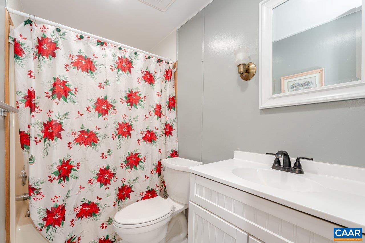 608 5th Street Grottoes, VA 24441 - Photo 23 of 38