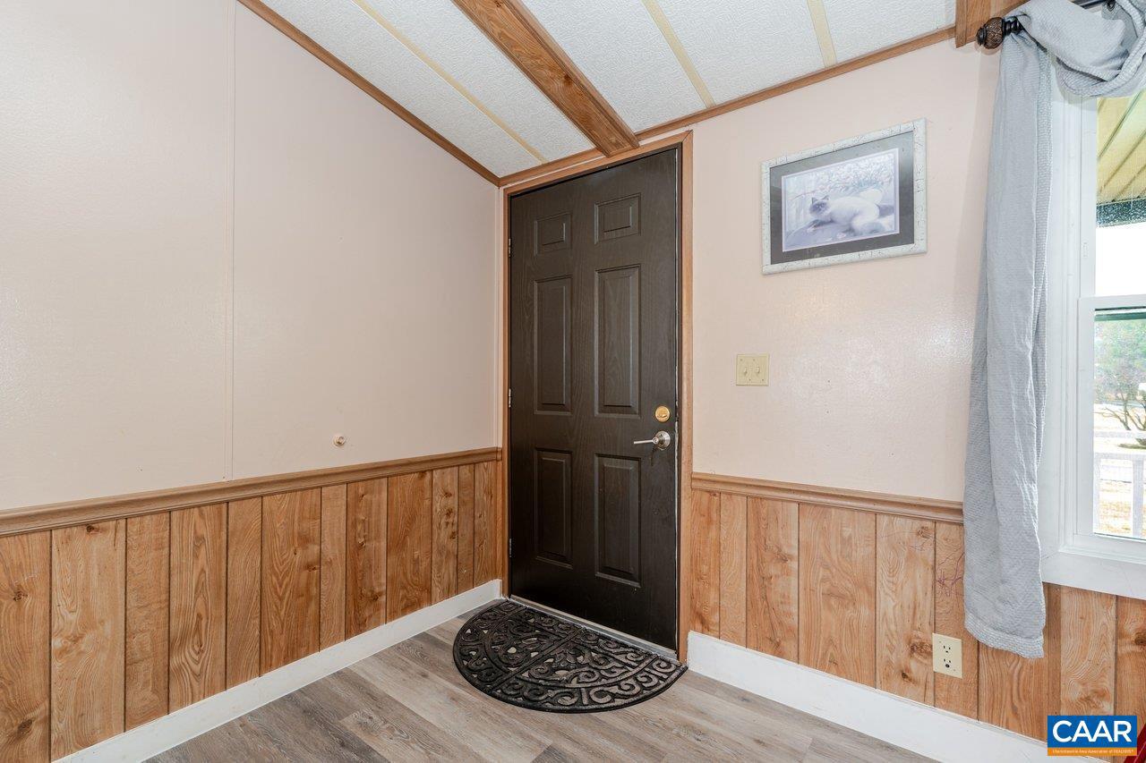 608 5th Street Grottoes, VA 24441 - Photo 5 of 38