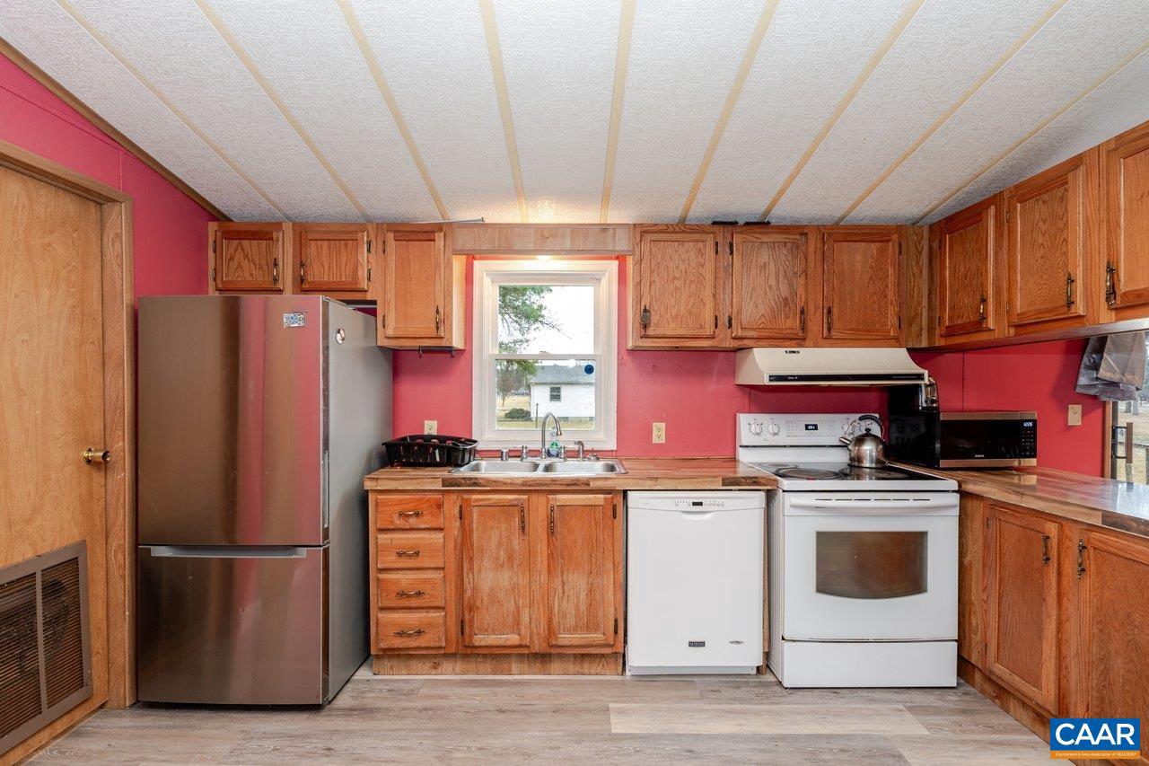 608 5th Street Grottoes, VA 24441 - Photo 10 of 38