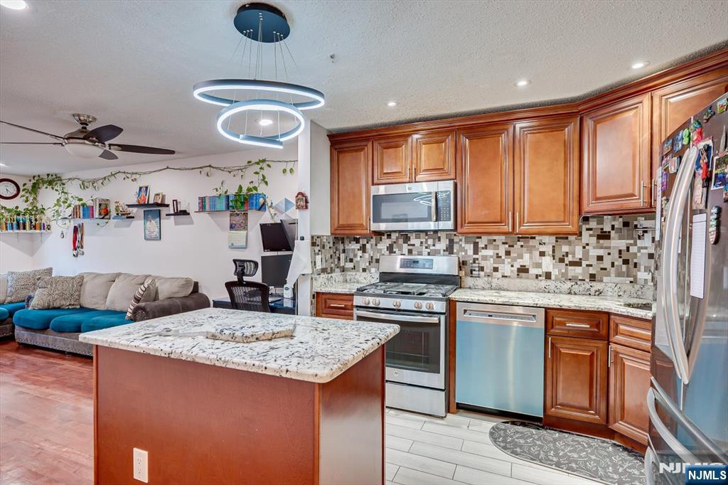 202 Prestwick Way, Unit 202 Edison, NJ 08820 - Photo 14 of 34