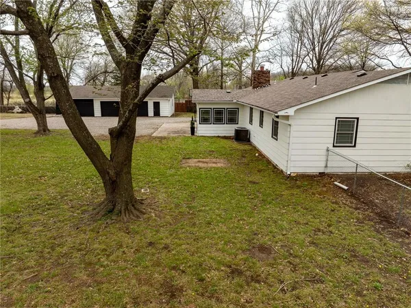$295,000 | 101 West North County Road, Frontenac, KS 66763