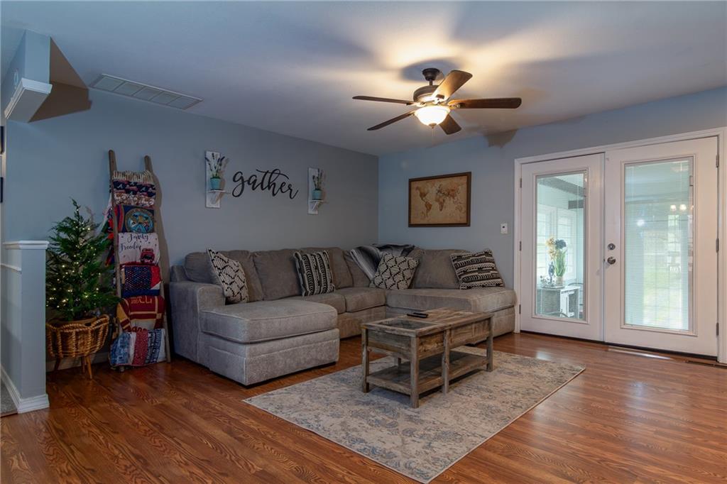 101 West North County Road Frontenac, KS 66763 - Photo 20 of 45