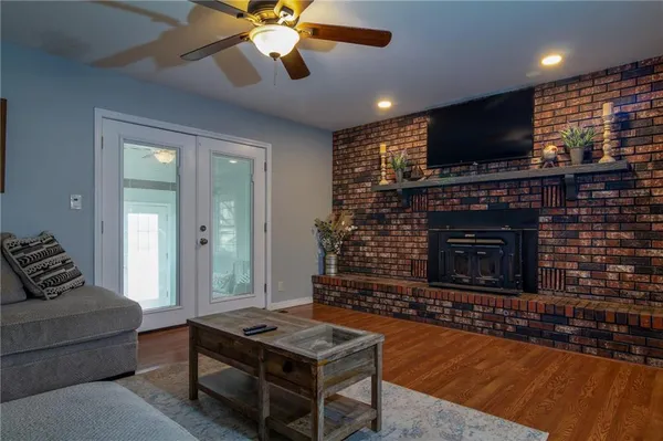 $295,000 | 101 West North County Road, Frontenac, KS 66763