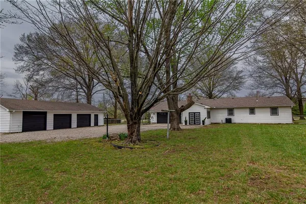 $295,000 | 101 West North County Road, Frontenac, KS 66763