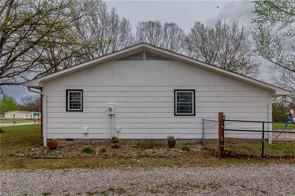 $295,000 | 101 West North County Road, Frontenac, KS 66763