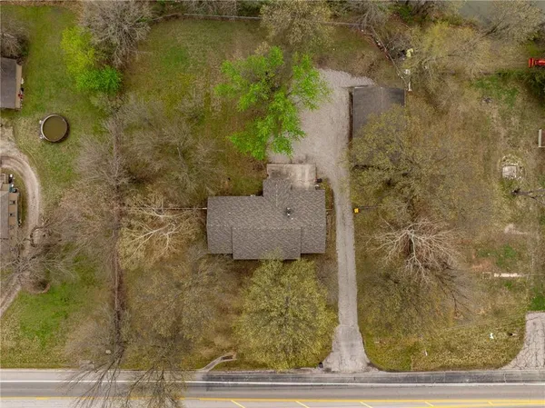 $295,000 | 101 West North County Road, Frontenac, KS 66763