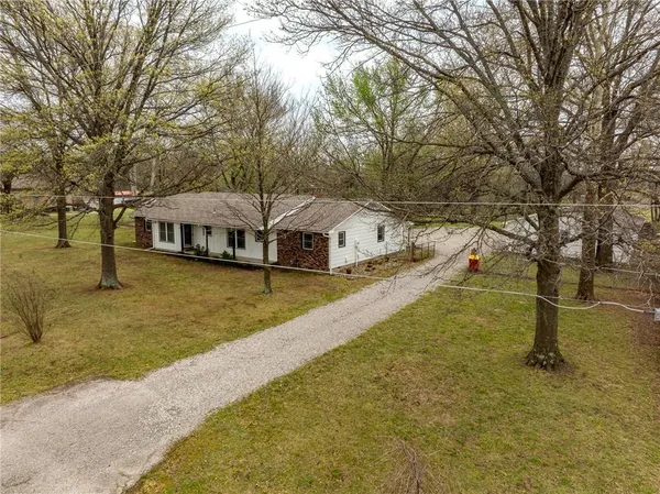 $295,000 | 101 West North County Road, Frontenac, KS 66763