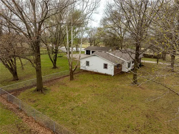 $295,000 | 101 West North County Road, Frontenac, KS 66763