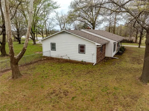 $295,000 | 101 West North County Road, Frontenac, KS 66763