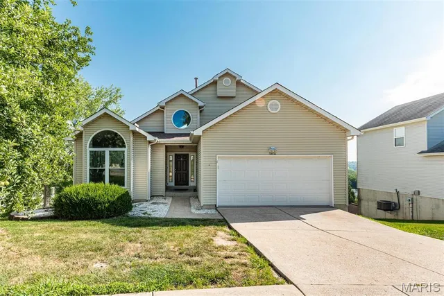 $2,700 | 3431 Rockwood Forest Court, Arnold, MO 63010