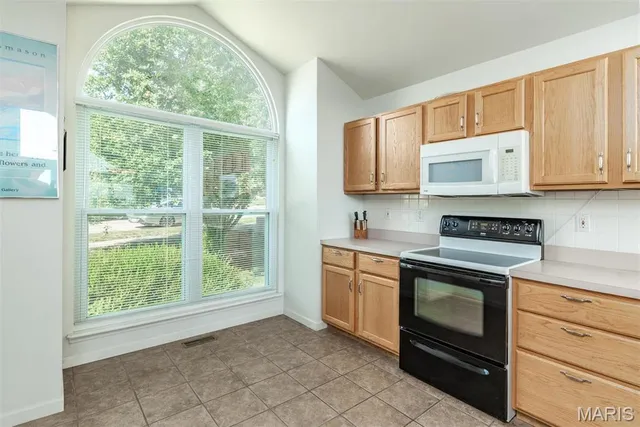 $2,700 | 3431 Rockwood Forest Court, Arnold, MO 63010