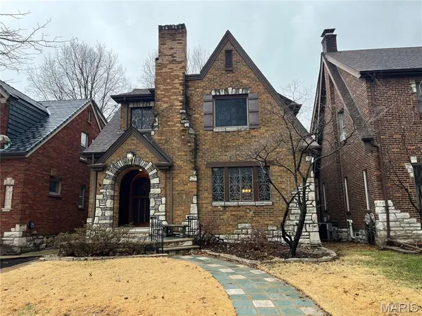 $575,000 | 5866 Delor Street, St. Louis, MO 63109
