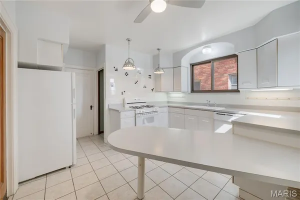 $575,000 | 5866 Delor Street, St. Louis, MO 63109
