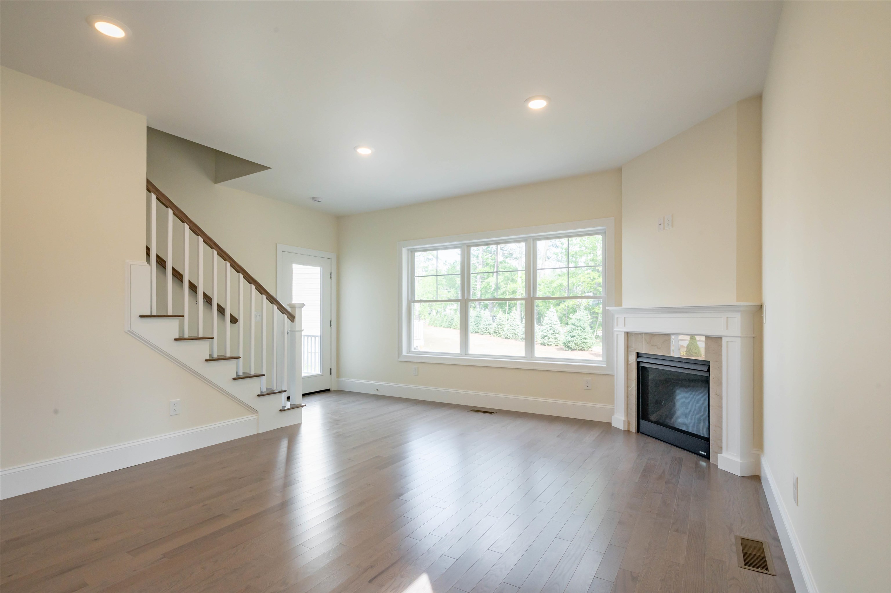 1 Doucet Avenue Nashua, NH 03062 - Photo 6 of 16