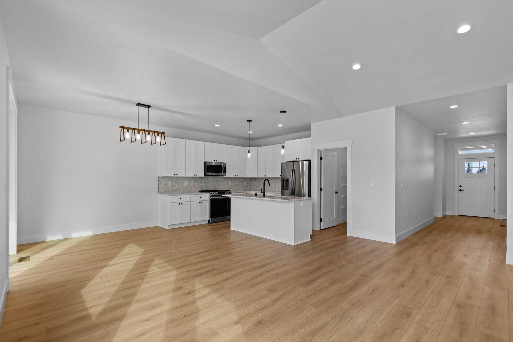 4407 North McCabe Road Spokane Valley, WA 99216 - Photo 8 of 22