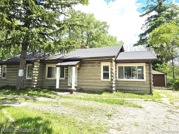 $164,900 | 20980 Evergreen Road, Southfield, MI 48075
