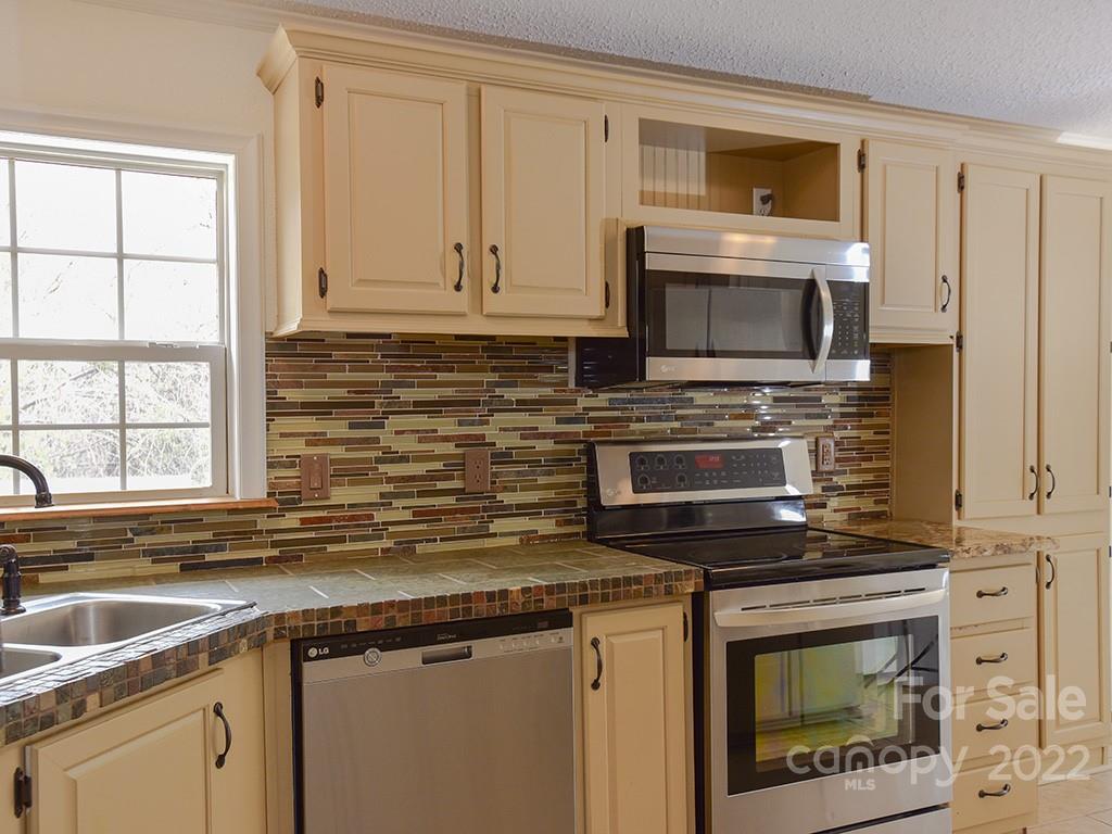 25 Avon Road Asheville, NC 28805 - Photo 15 of 45 Gallery Image 15
