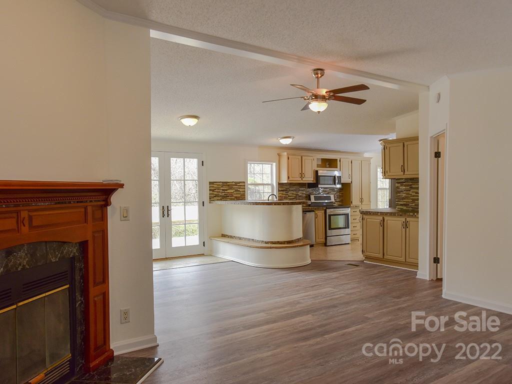 25 Avon Road Asheville, NC 28805 - Photo 9 of 45 Gallery Image 9