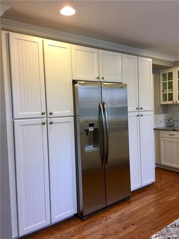 677 Shoreham Road Grosse Pointe Woods, MI 48236 - Photo 9 of 32