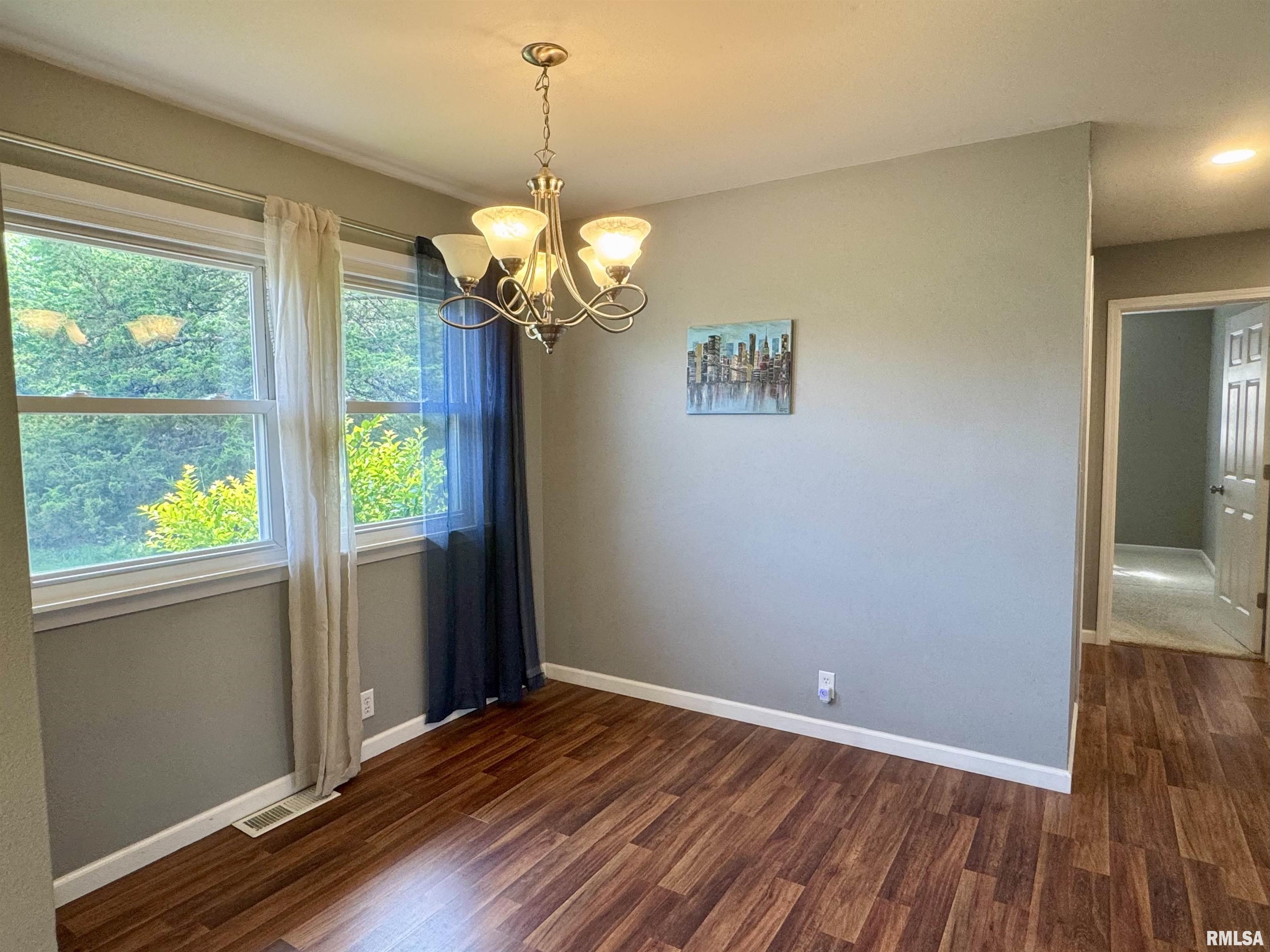 1601 Riverview Drive Macomb, IL 61455 - Photo 16 of 41