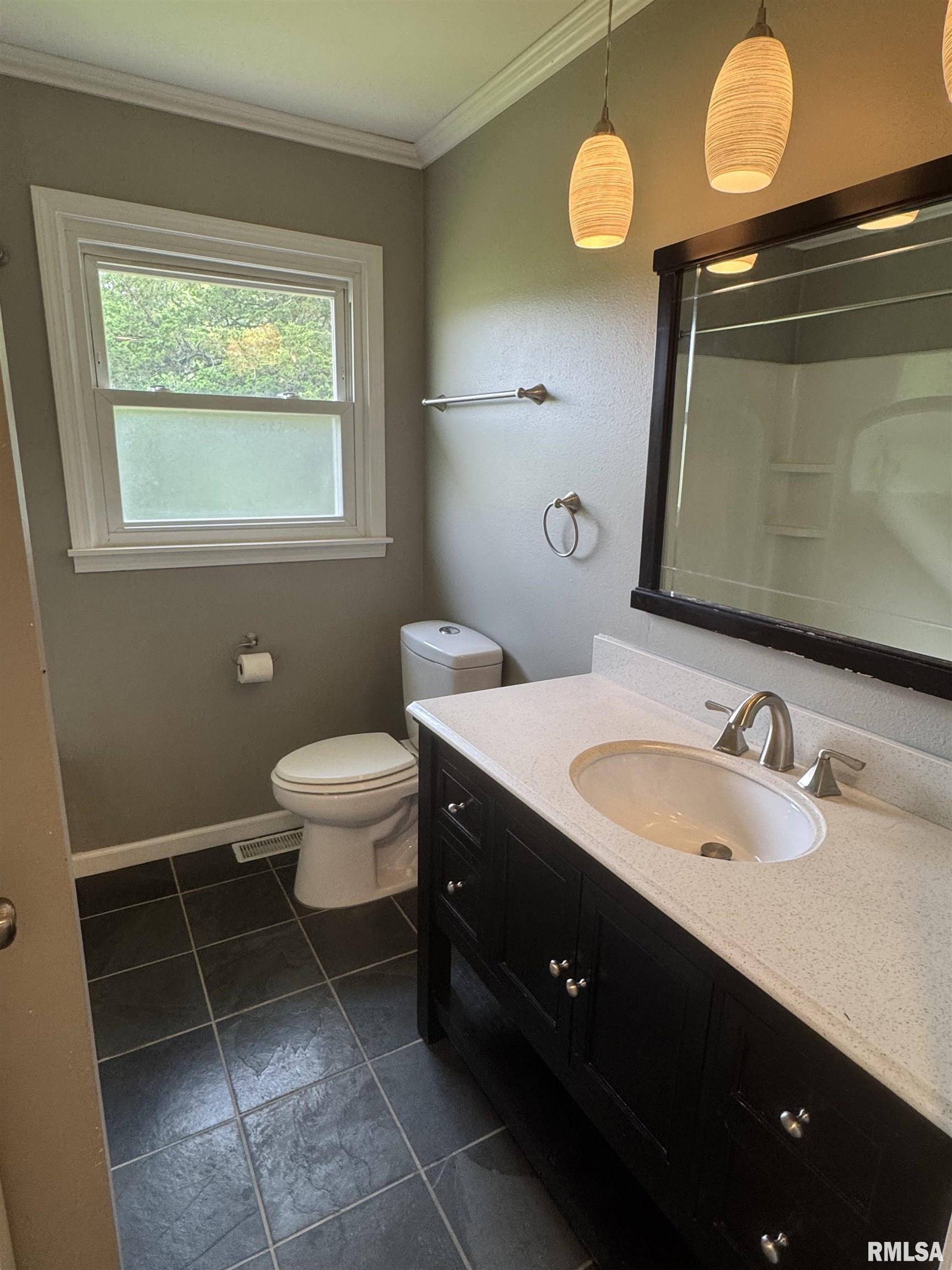 1601 Riverview Drive Macomb, IL 61455 - Photo 20 of 41