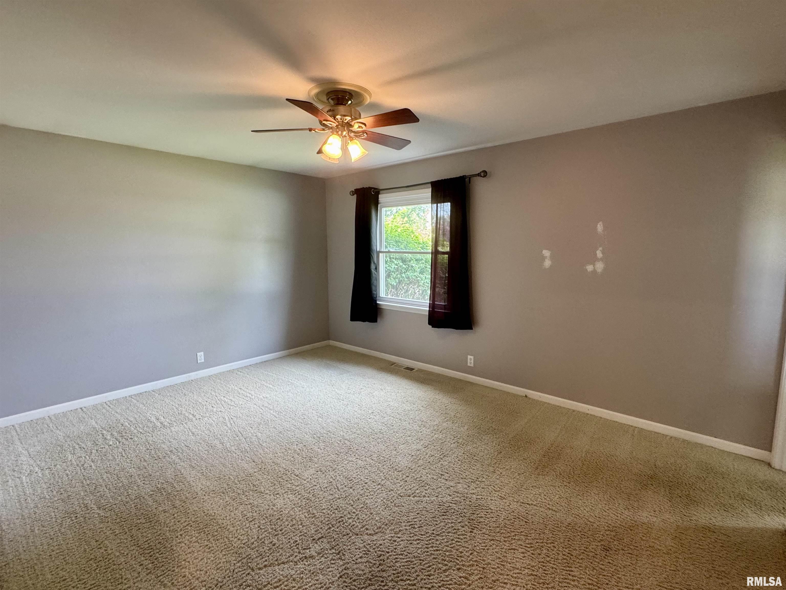 1601 Riverview Drive Macomb, IL 61455 - Photo 22 of 41