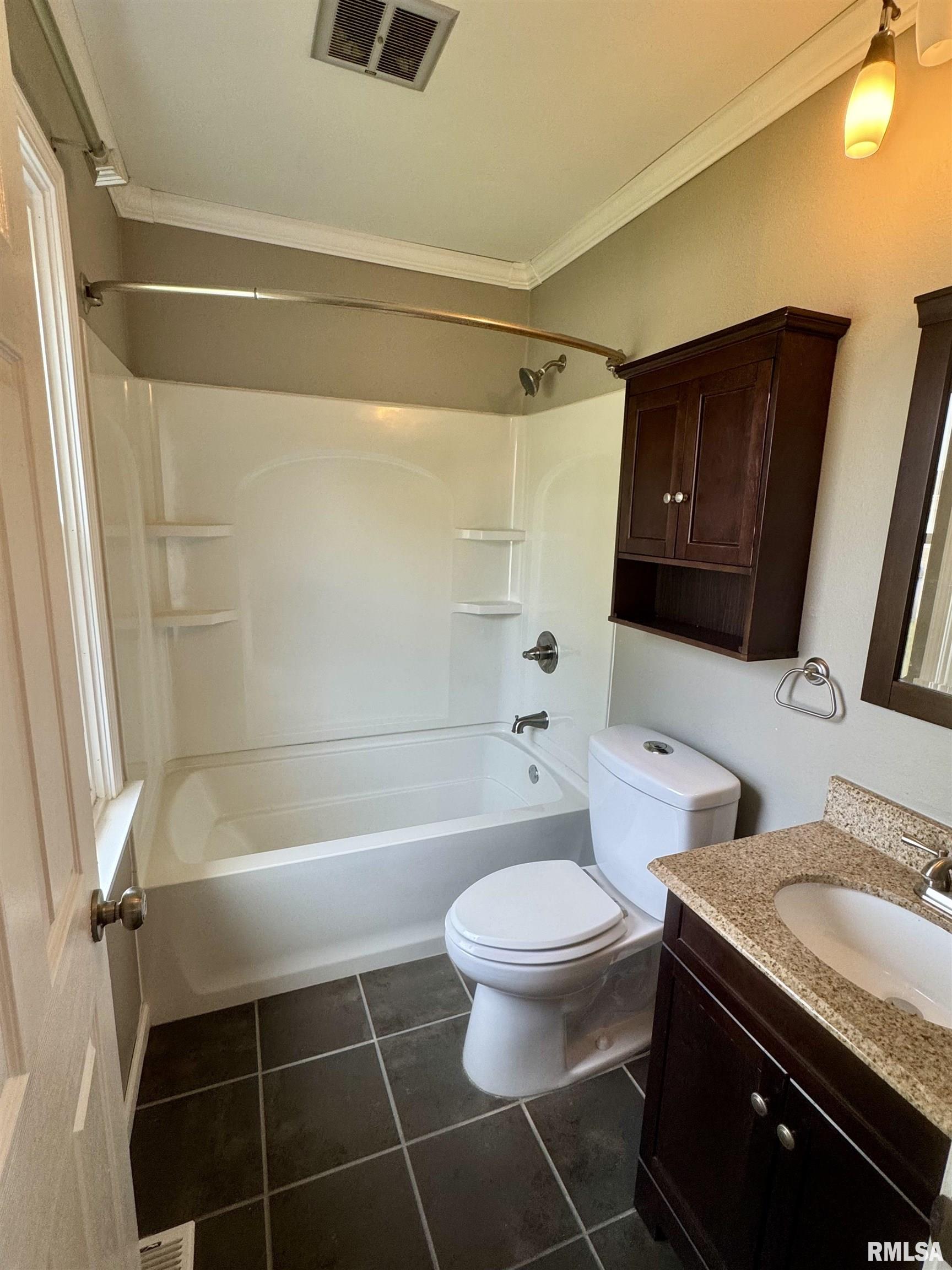 1601 Riverview Drive Macomb, IL 61455 - Photo 23 of 41