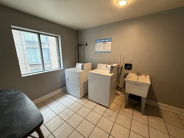 $1,575 | 2300 North Harlem Avenue, Unit 404, Elmwood Park, IL 60707