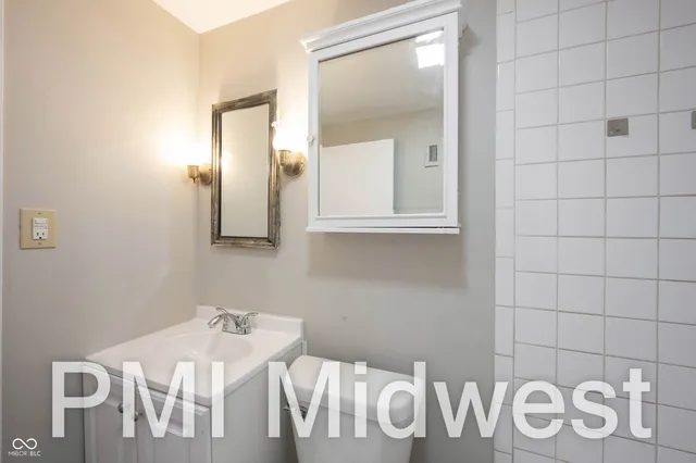 $990 | 1319 North Alton Avenue, Indianapolis, IN 46222