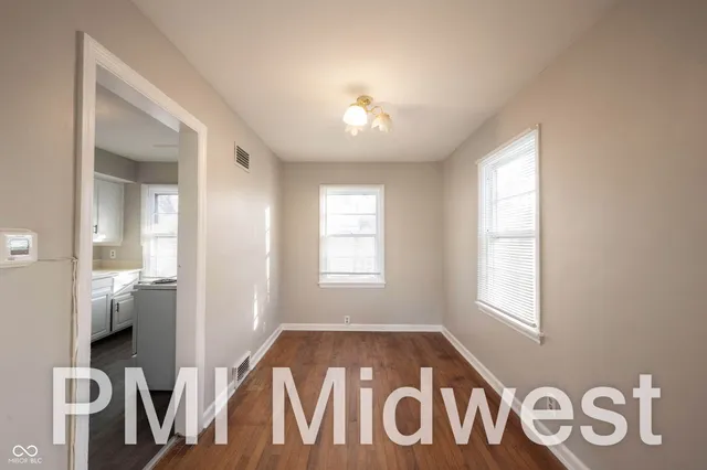 $990 | 1319 North Alton Avenue, Indianapolis, IN 46222