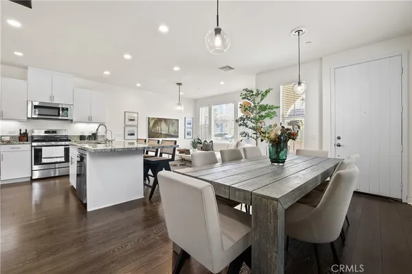 $1,150,000 | 12 Prominence, Lake Forest, CA 92630