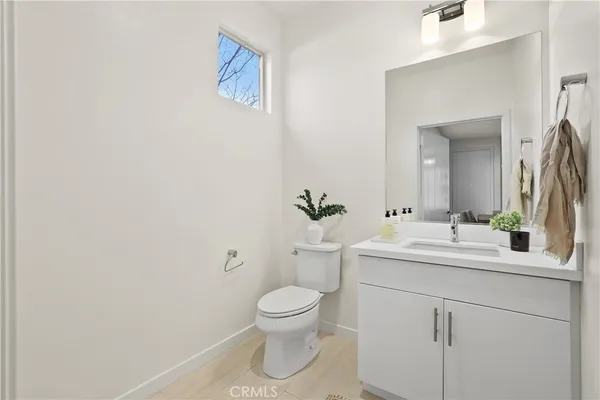 $1,150,000 | 12 Prominence, Lake Forest, CA 92630